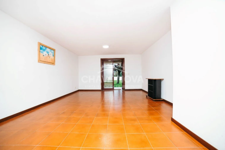 Moradia T4 para Arrendamento em Ferreiros e Gondizalves Foto 12