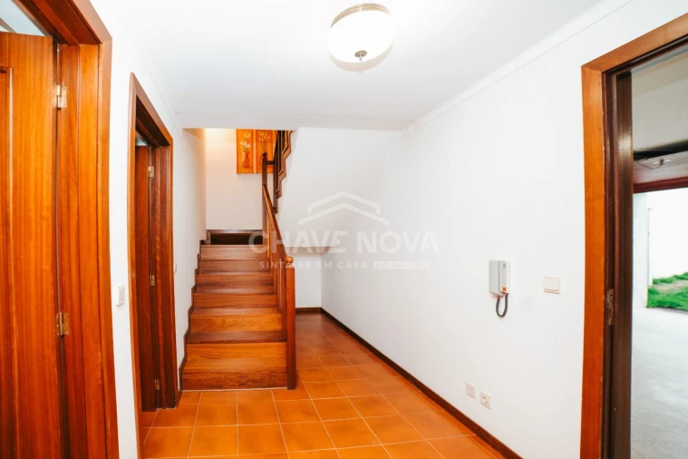 Moradia T4 para Arrendamento em Ferreiros e Gondizalves Foto 19