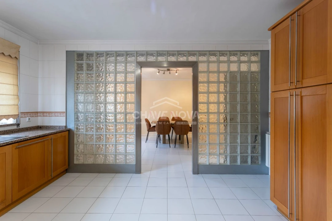 Moradia T4 para Arrendamento em Glória e Vera Cruz Foto 4