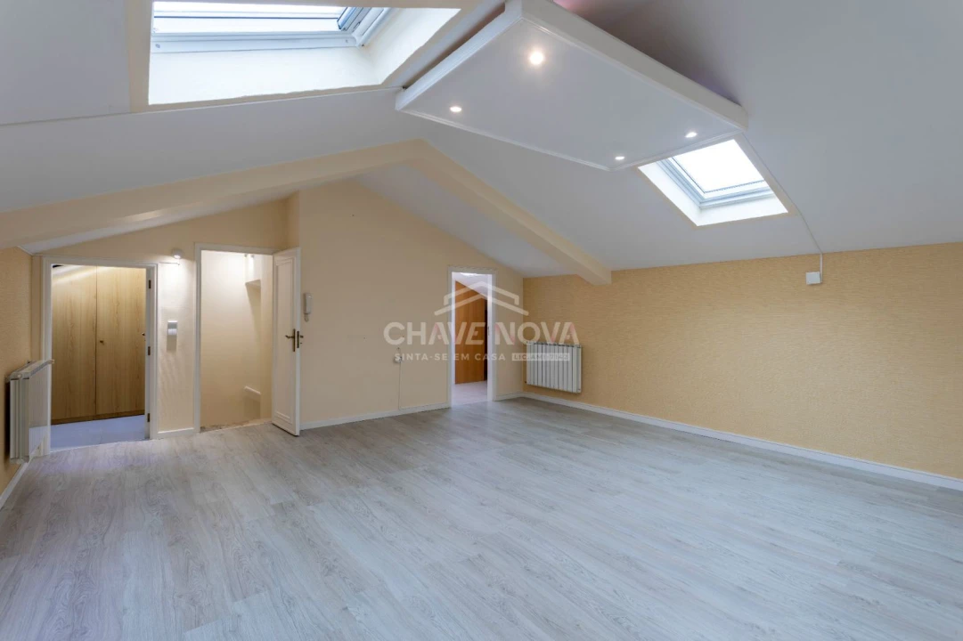 Moradia T4 para Arrendamento em Glória e Vera Cruz Foto 15