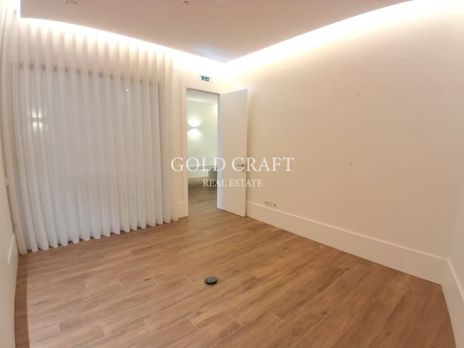 Loja para Arrendamento em Mina de Água Foto 8