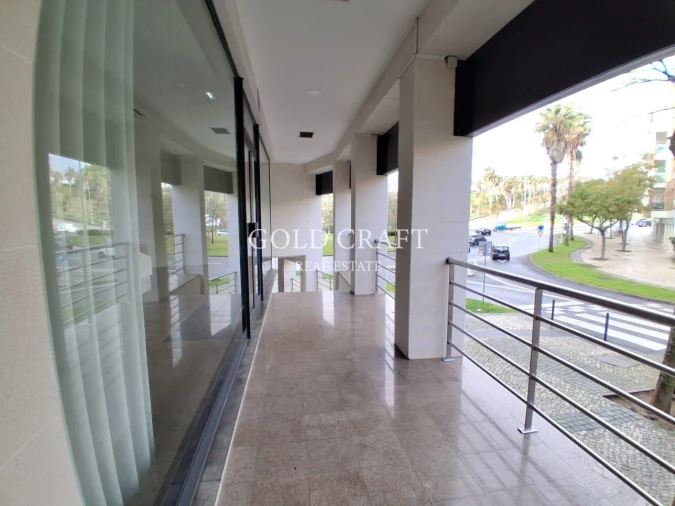 Loja para Arrendamento em Mina de Água Foto 20