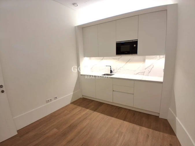 Loja para Arrendamento em Mina de Água Foto 19