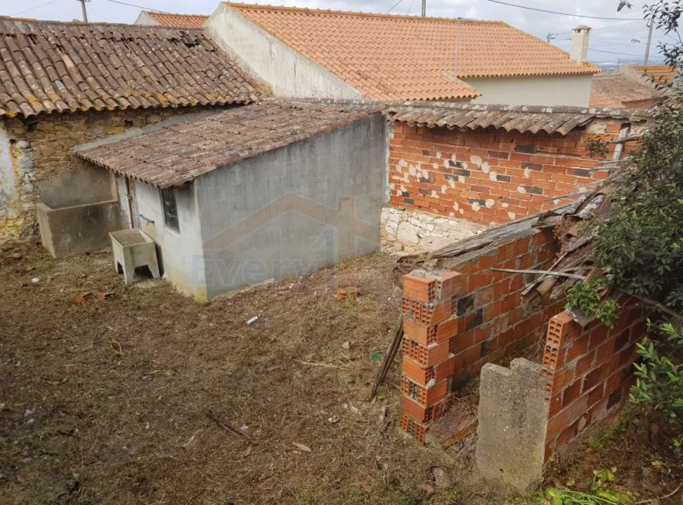 Moradia T2 para Venda em Vau Foto 12