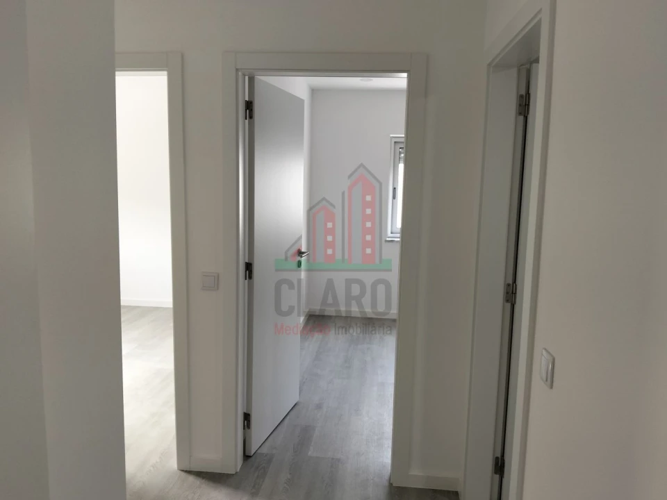 Apartamento T2 para Venda em Santa Clara e Castelo Viegas Foto 16