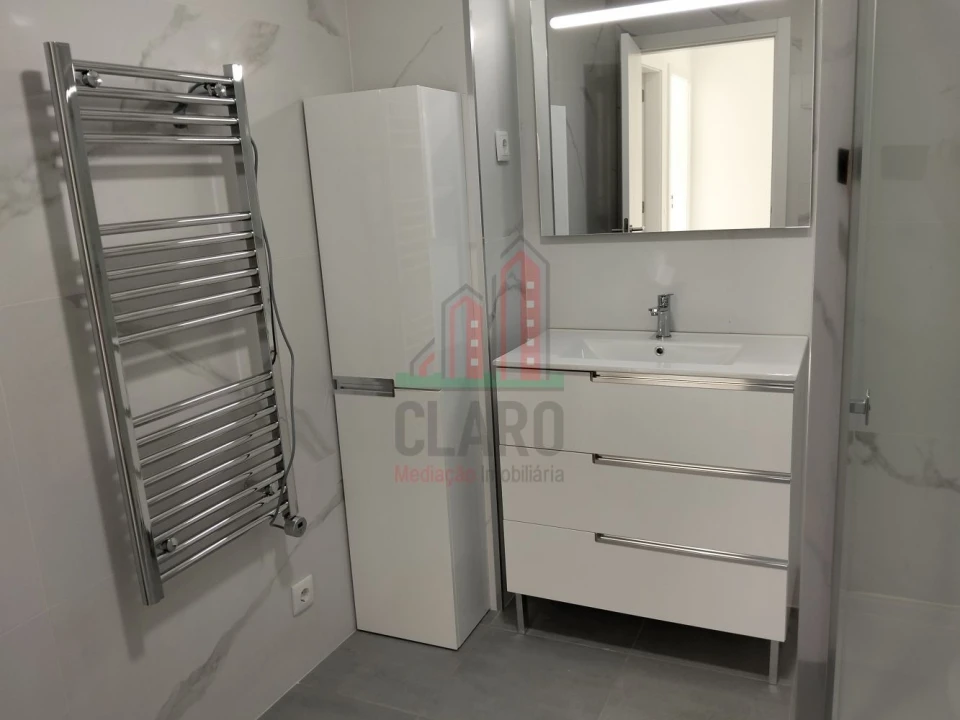 Apartamento T2 para Venda em Santa Clara e Castelo Viegas Foto 6