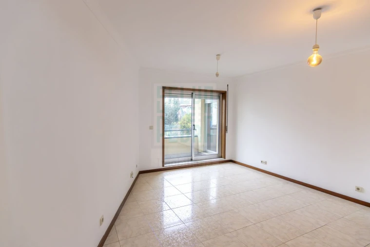 Apartamento T1 para Arrendamento em Paranhos Foto 7