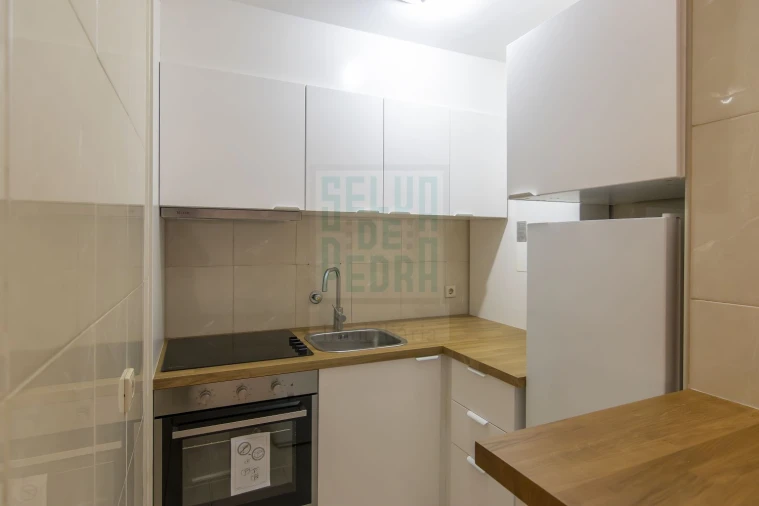 Apartamento T1 para Arrendamento em Paranhos Foto 6