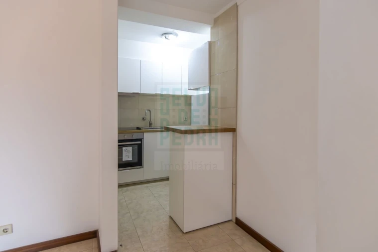 Apartamento T1 para Arrendamento em Paranhos Foto 5