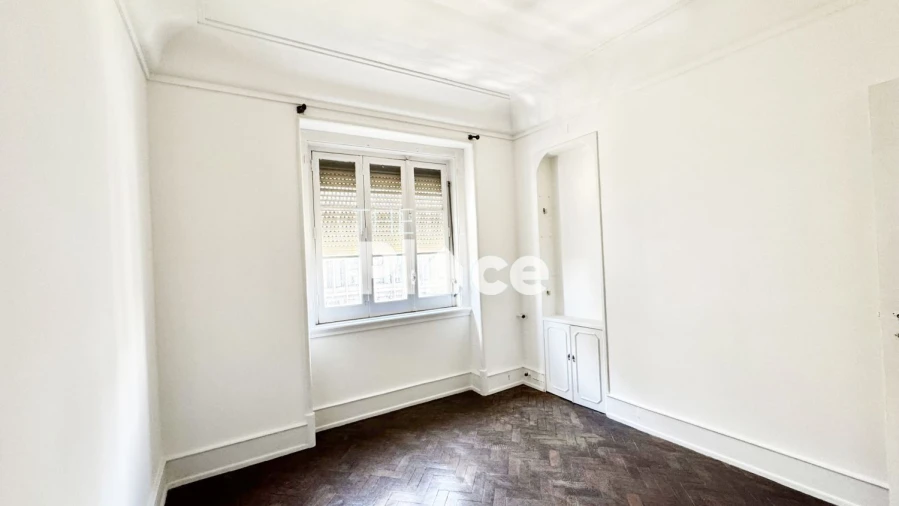 Apartamento T6 para Venda em Avenidas Novas Foto 18