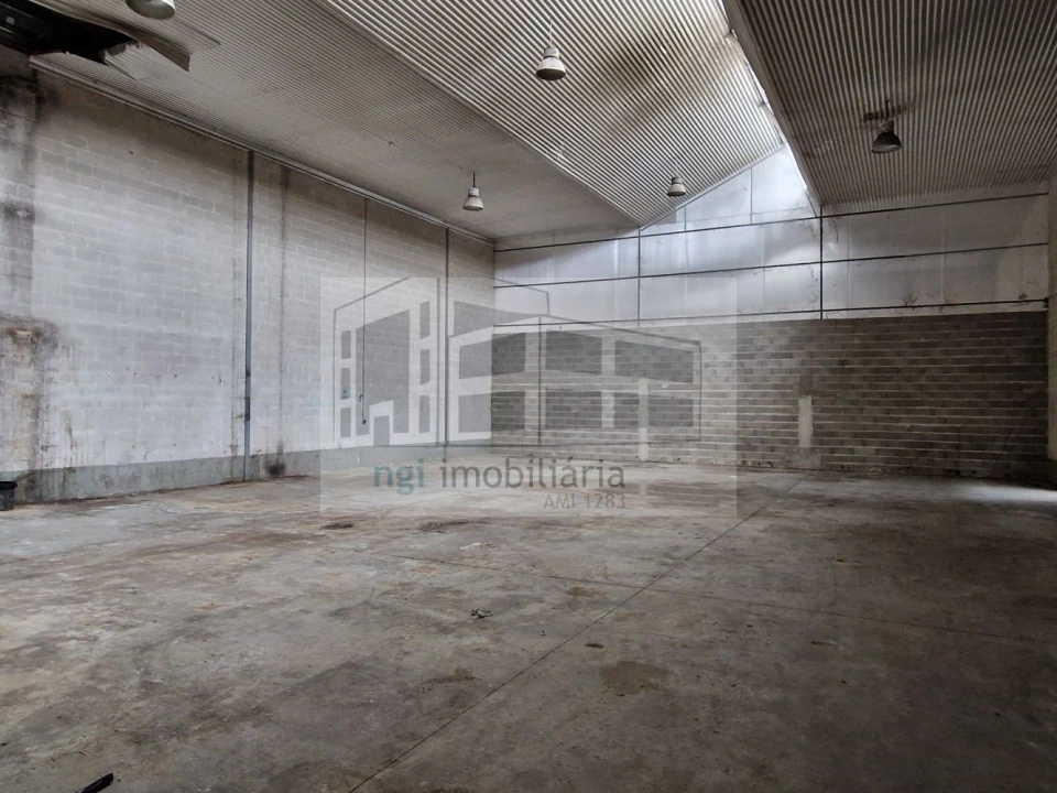 Loja para Arrendamento em Quinta do Anjo Foto 1