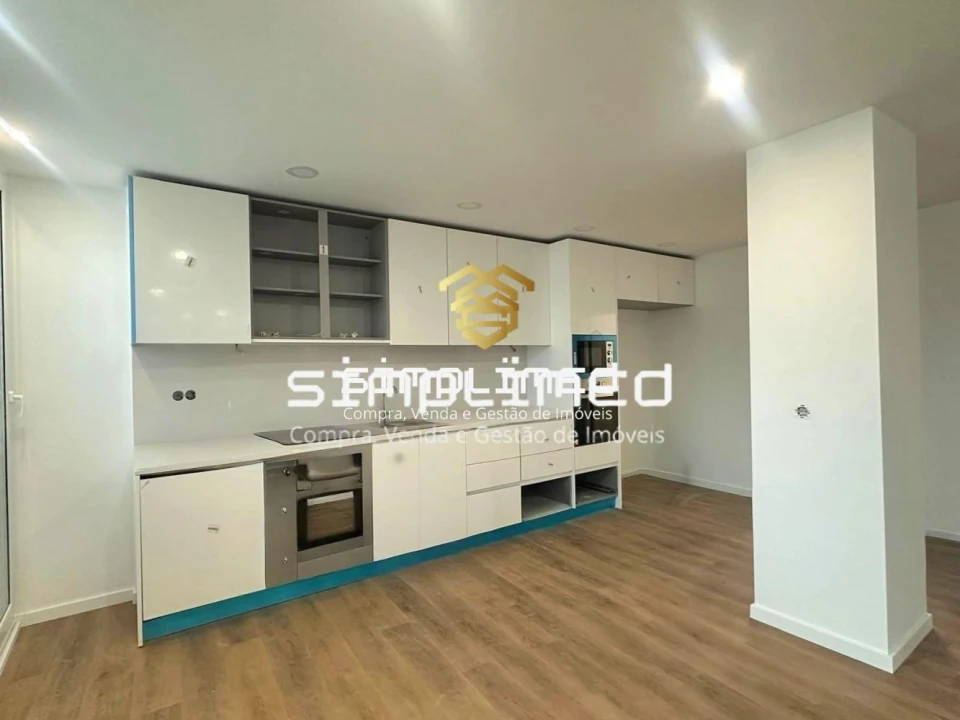 Apartamento T4 para Venda em Alto do Seixalinho, Santo André e Verderena Foto 1