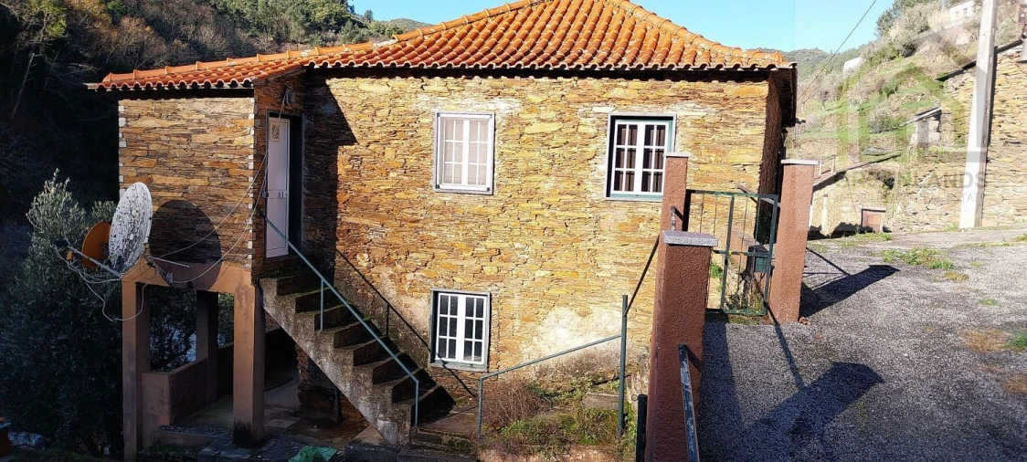 Moradia T3 para Venda em Cepos e Teixeira Foto 3