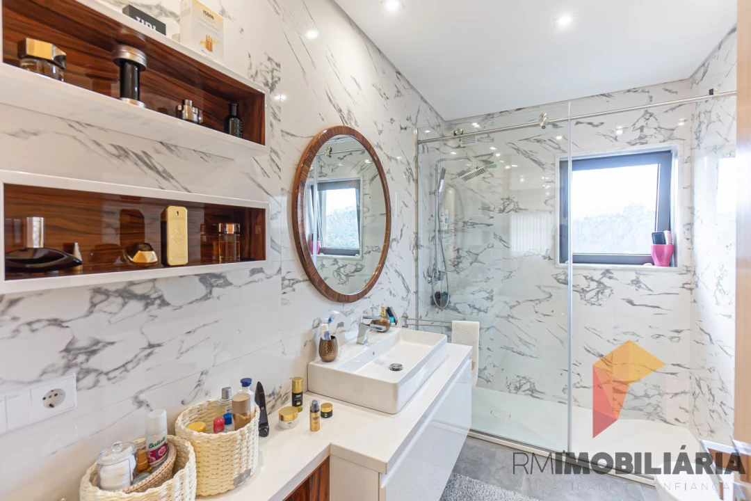 Moradia T3 para Venda em Fânzeres e São Pedro da Cova Foto 22