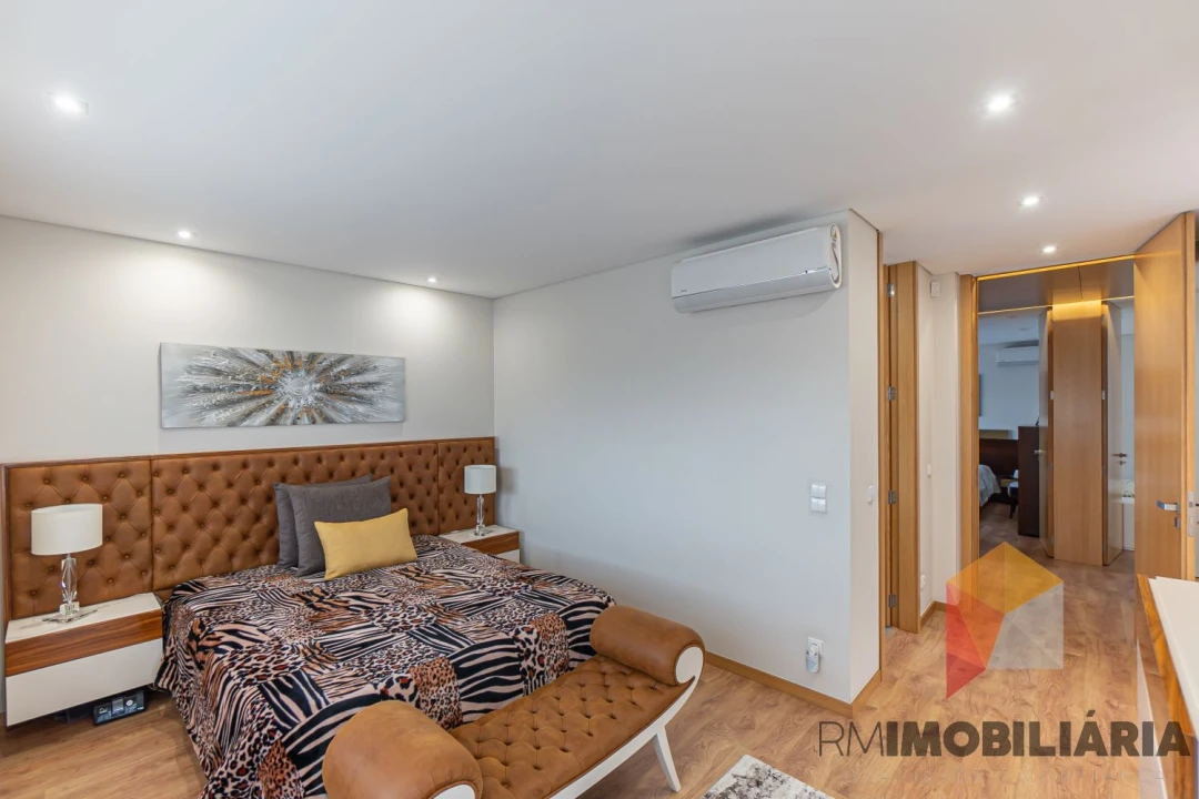 Moradia T3 para Venda em Fânzeres e São Pedro da Cova Foto 24