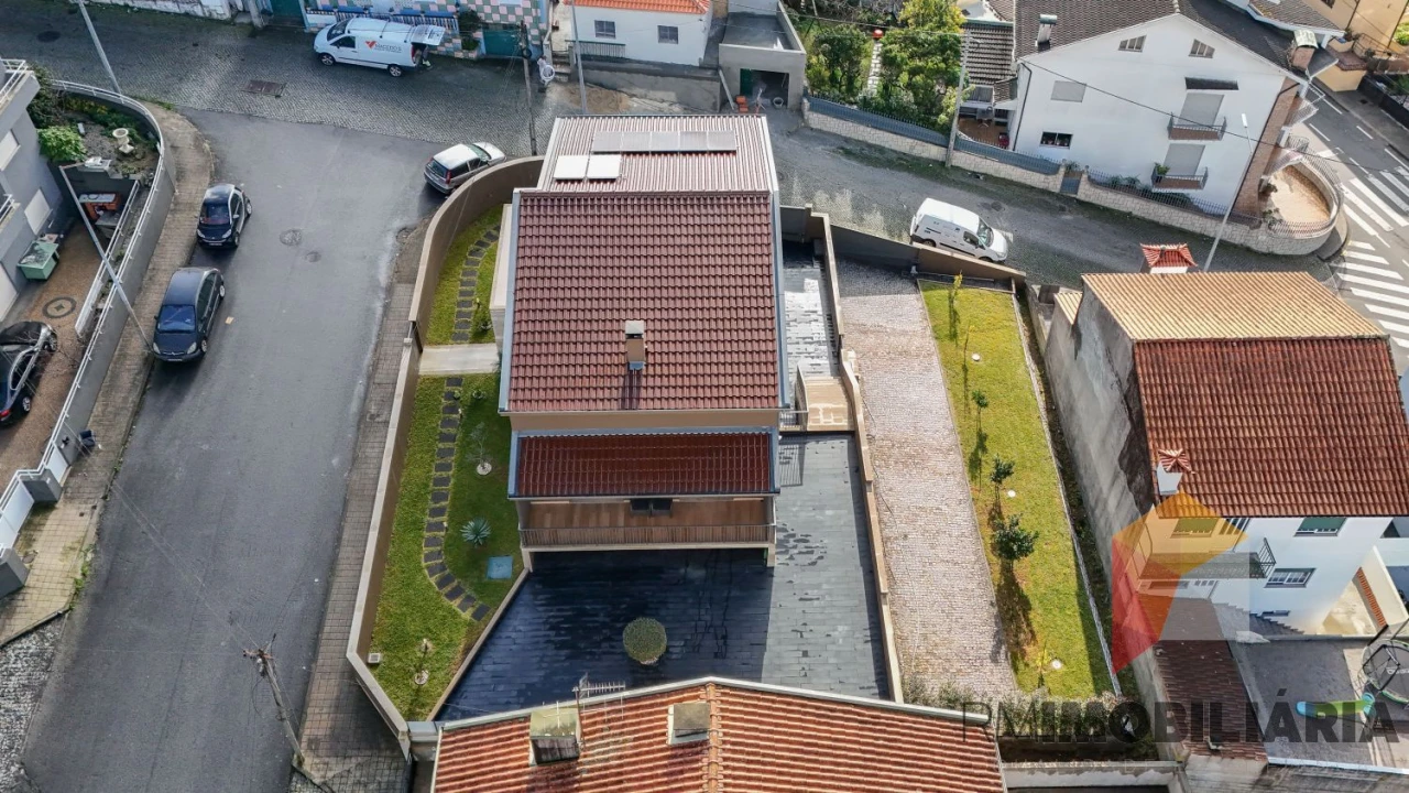 Moradia T3 para Venda em Fânzeres e São Pedro da Cova Foto 58