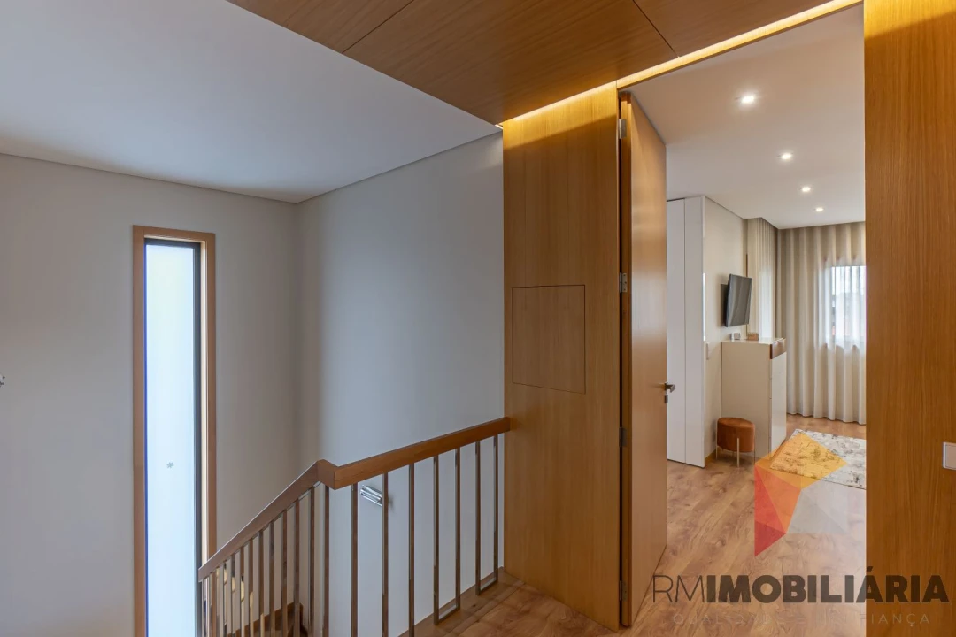 Moradia T3 para Venda em Fânzeres e São Pedro da Cova Foto 19