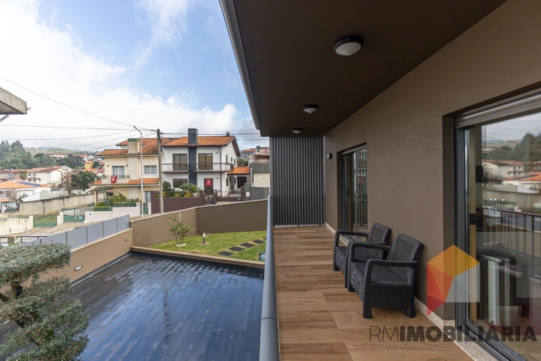 Moradia T3 para Venda em Fânzeres e São Pedro da Cova Foto 16