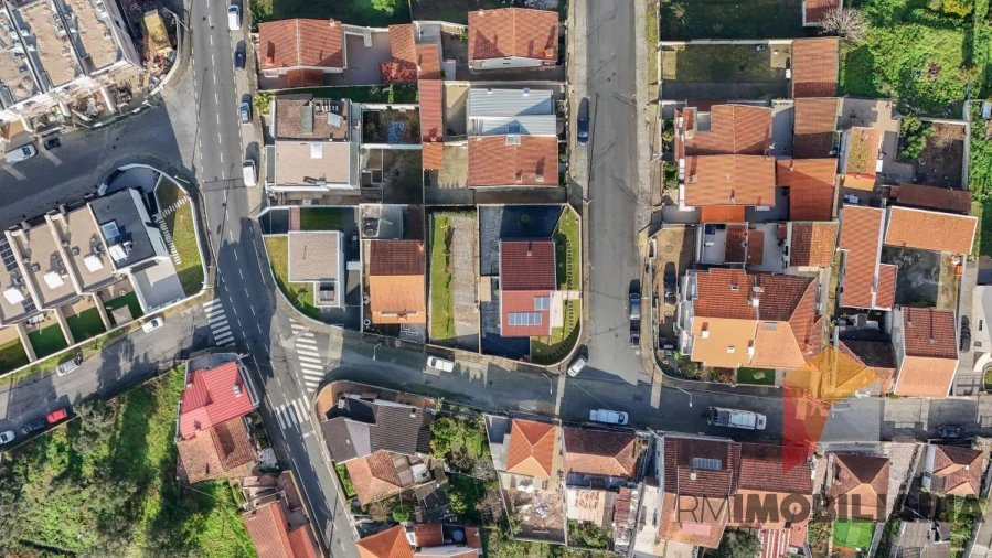 Moradia T3 para Venda em Fânzeres e São Pedro da Cova Foto 56