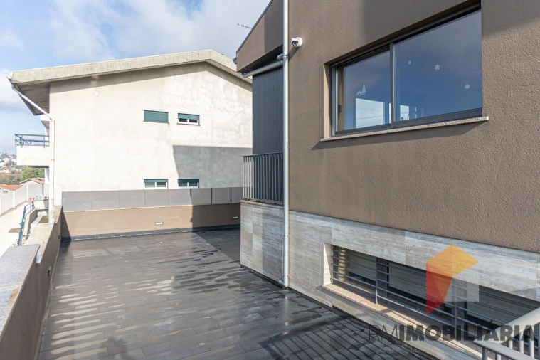 Moradia T3 para Venda em Fânzeres e São Pedro da Cova Foto 46