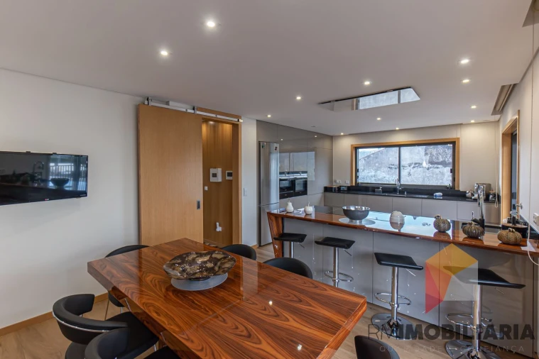 Moradia T3 para Venda em Fânzeres e São Pedro da Cova Foto 14