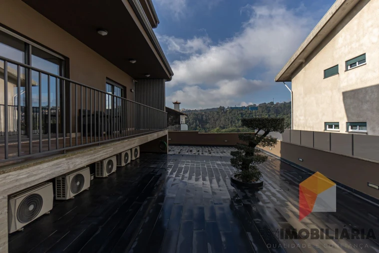 Moradia T3 para Venda em Fânzeres e São Pedro da Cova Foto 48