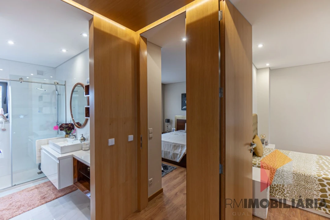 Moradia T3 para Venda em Fânzeres e São Pedro da Cova Foto 29