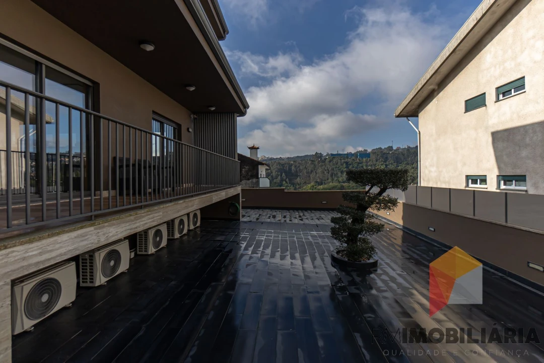 Moradia T3 para Venda em Fânzeres e São Pedro da Cova Foto 48