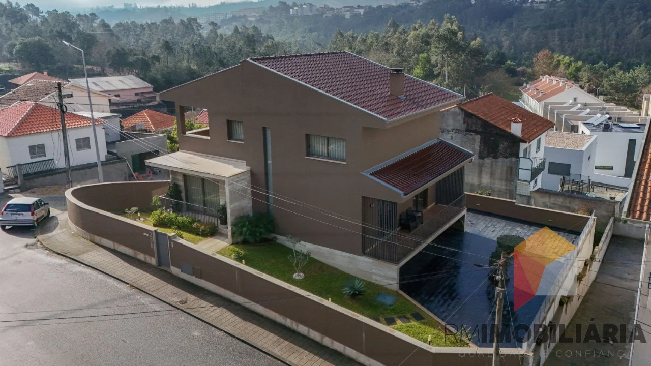 Moradia T3 para Venda em Fânzeres e São Pedro da Cova Foto 60