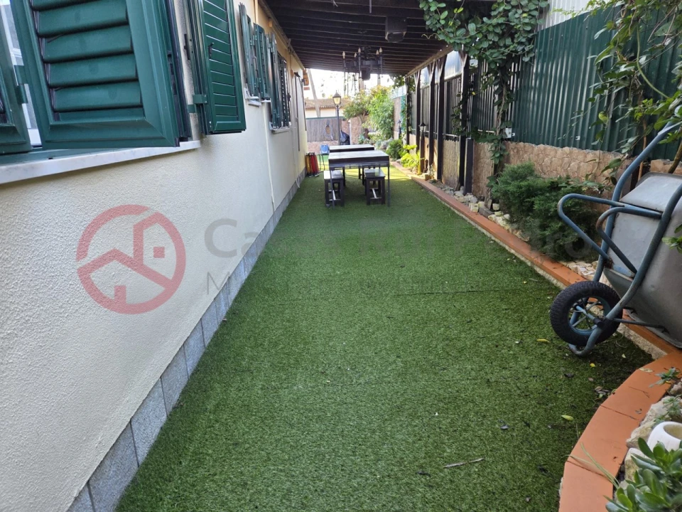 Moradia T6 para Venda em Charneca de Caparica e Sobreda Foto 7