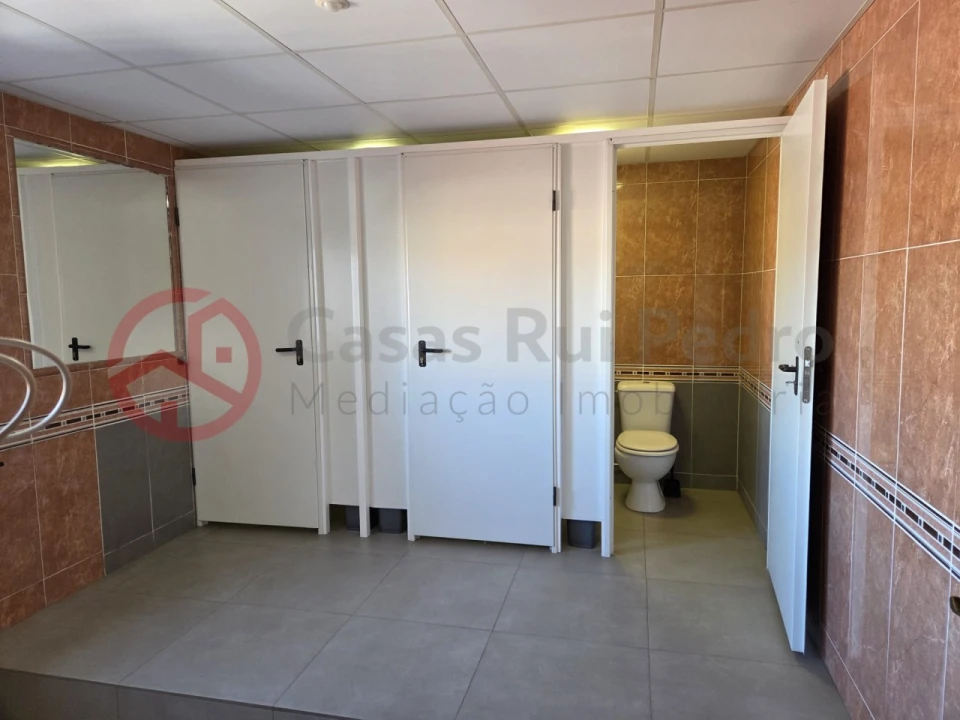 Moradia T6 para Venda em Charneca de Caparica e Sobreda Foto 23