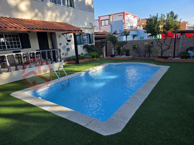 Moradia T6 para Venda em Charneca de Caparica e Sobreda Foto 2