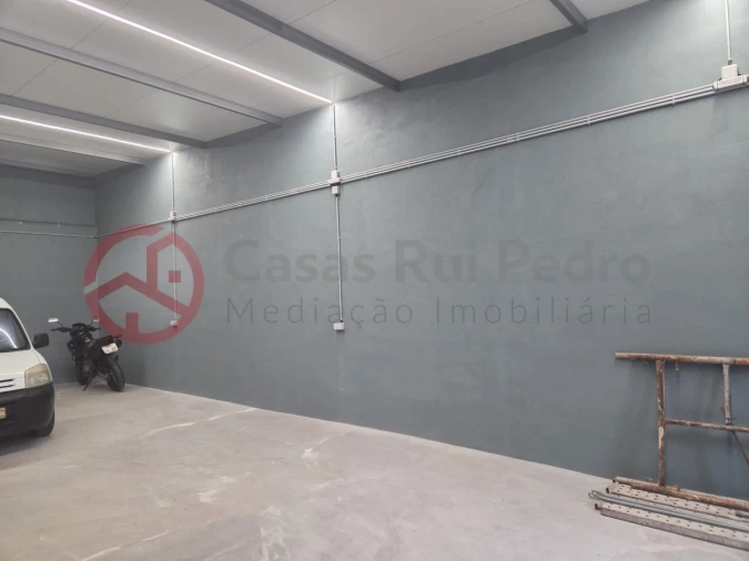 Armazém para Arrendamento em Charneca de Caparica e Sobreda Foto 3