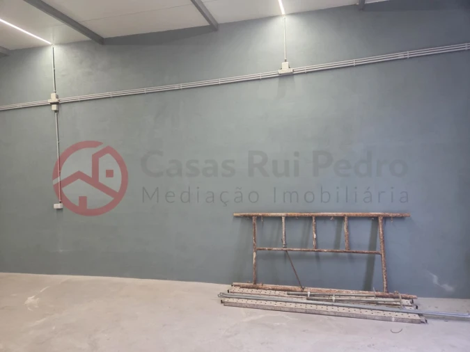 Armazém para Arrendamento em Charneca de Caparica e Sobreda Foto 4