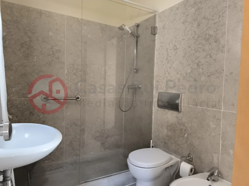 Apartamento T1 para Arrendamento em Costa da Caparica Foto 3