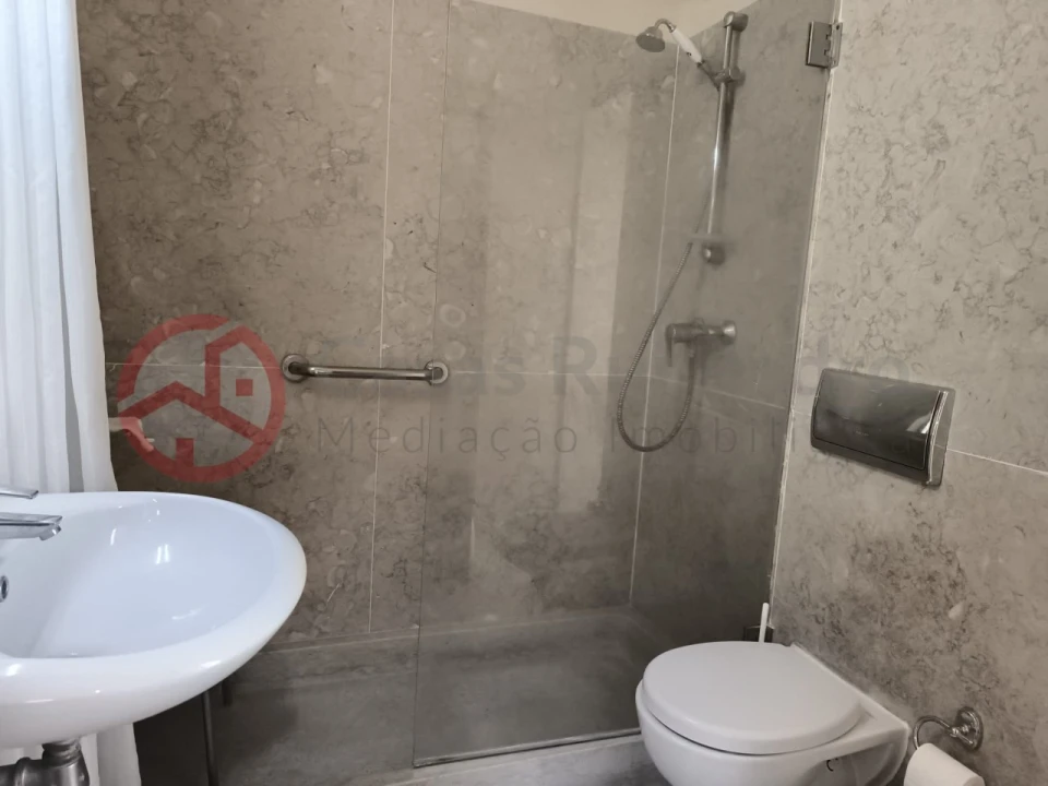 Apartamento T1 para Arrendamento em Costa da Caparica Foto 4