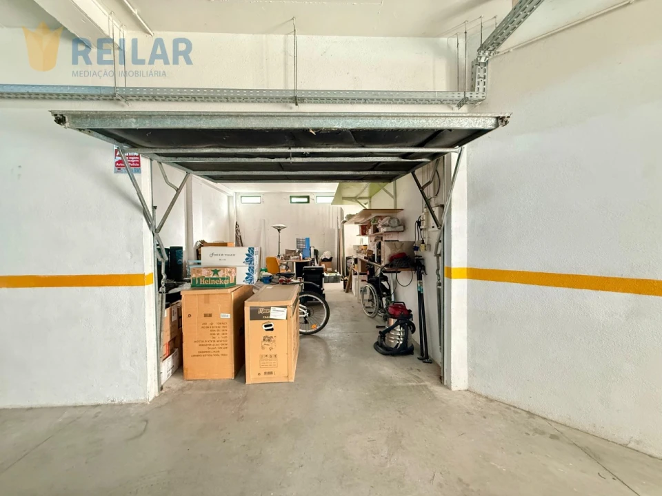 Garagem para Venda em Póvoa de Santa Iria e Forte da Casa Foto 8