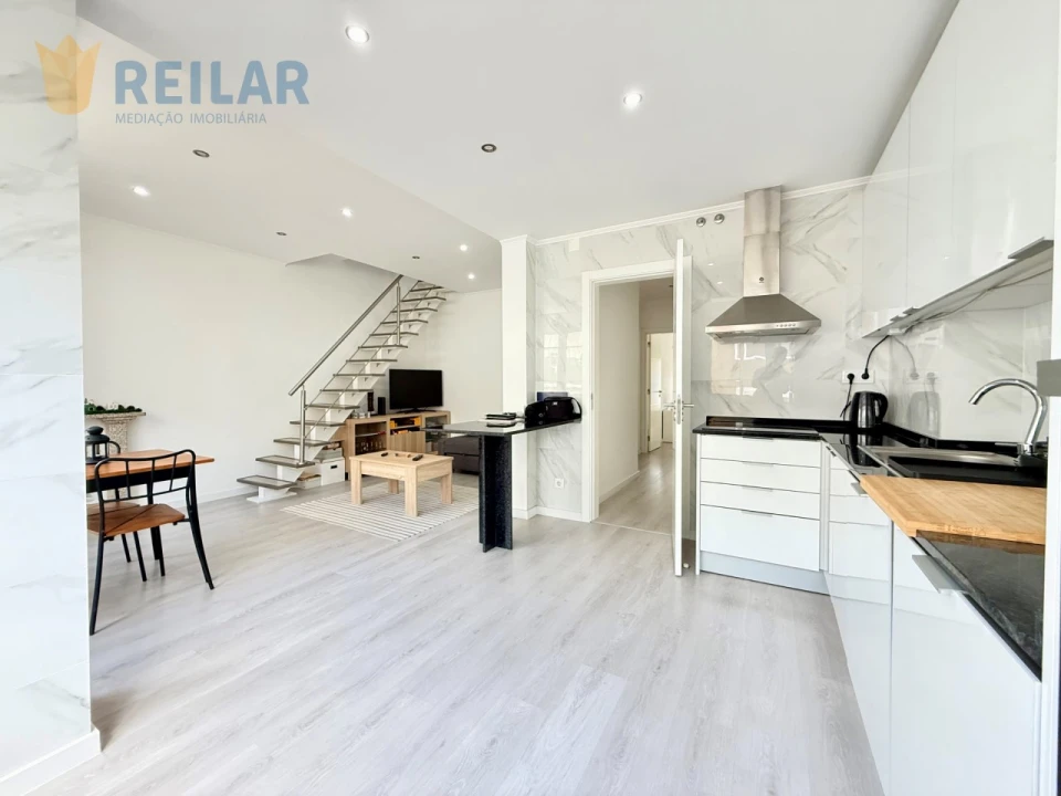 Apartamento T2 para Venda em Póvoa de Santa Iria e Forte da Casa Foto 1