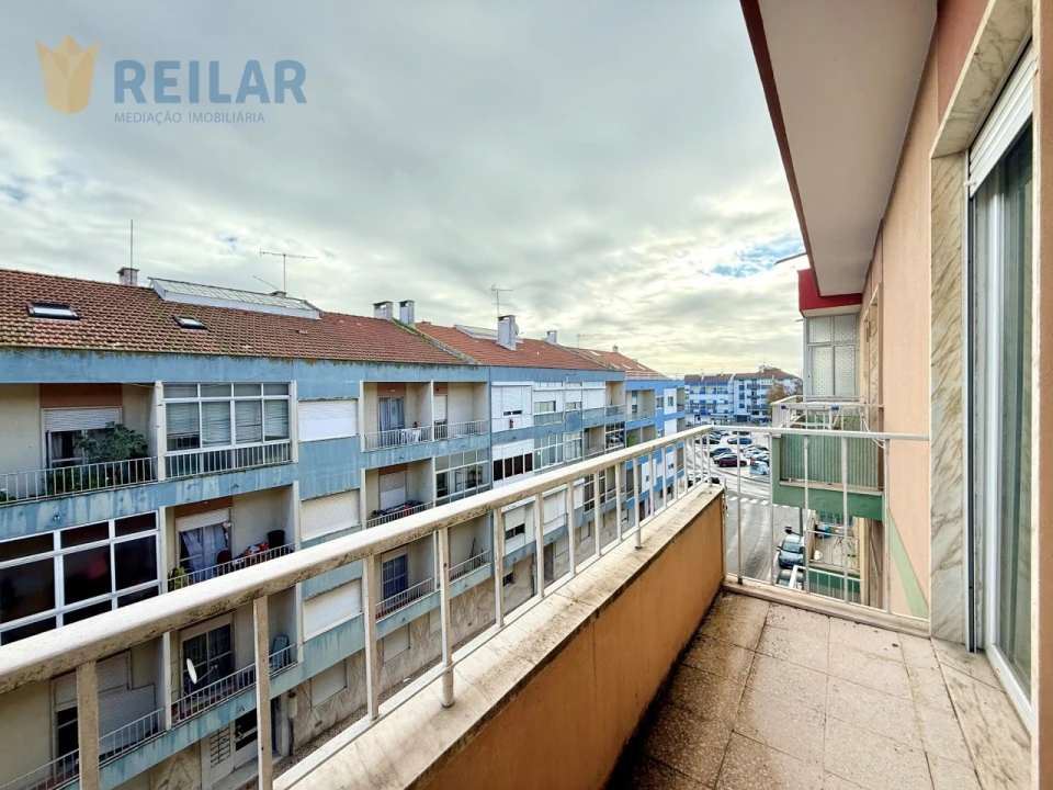 Apartamento T2 para Venda em Póvoa de Santa Iria e Forte da Casa Foto 4