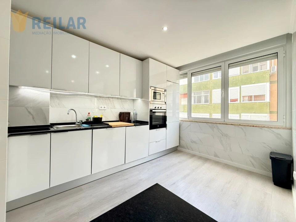 Apartamento T2 para Venda em Póvoa de Santa Iria e Forte da Casa Foto 12