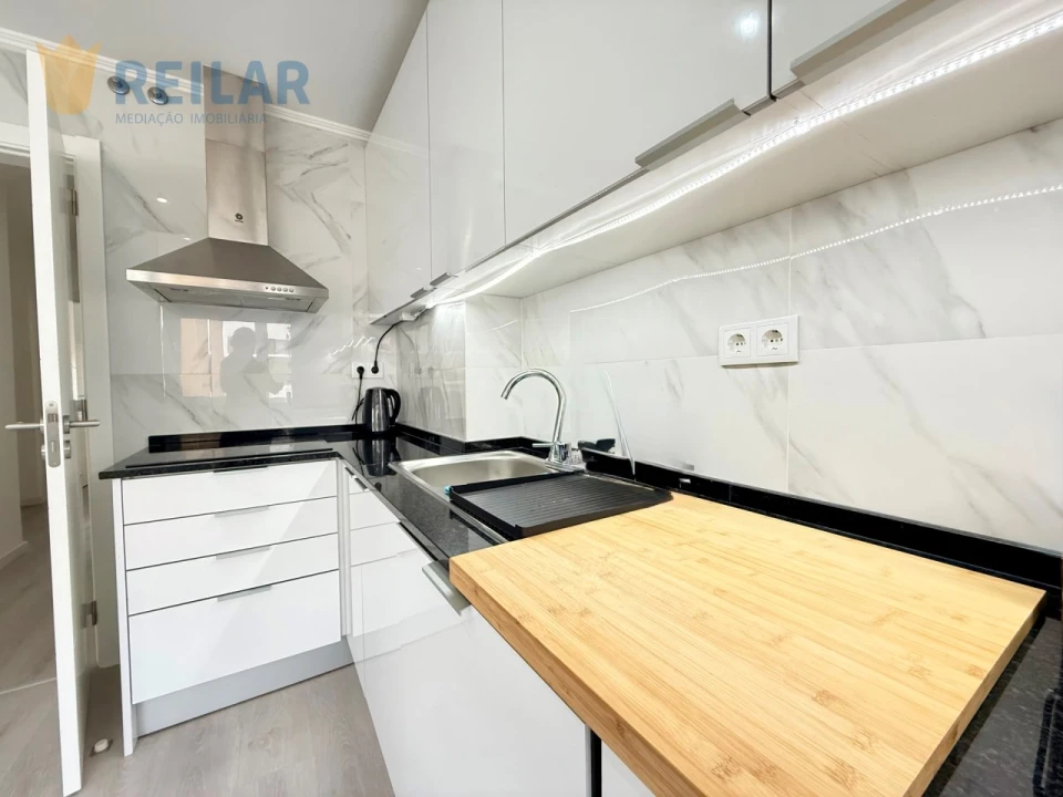 Apartamento T2 para Venda em Póvoa de Santa Iria e Forte da Casa Foto 13