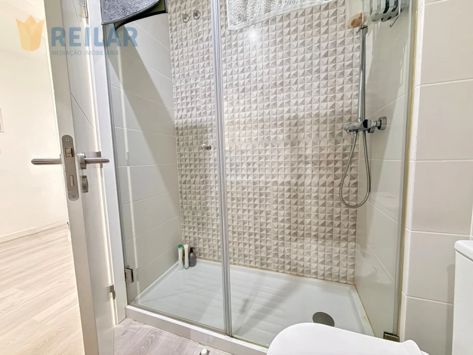 Apartamento T2 para Venda em Póvoa de Santa Iria e Forte da Casa Foto 23