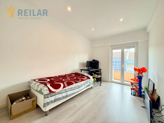 Apartamento T2 para Venda em Póvoa de Santa Iria e Forte da Casa Foto 16