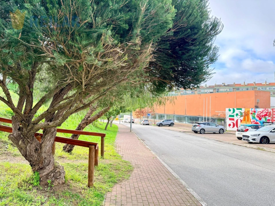 Garagem para Venda em Póvoa de Santa Iria e Forte da Casa Foto 8