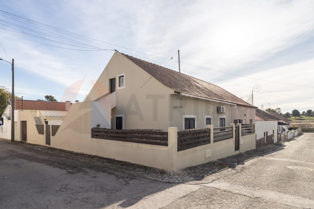 Moradia T3 para Venda em Gambia-Pontes-Alto da Guerra Foto 2