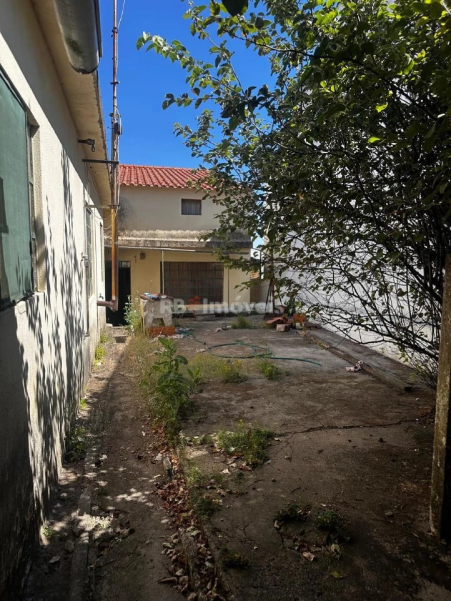 Moradia T4 para Venda em Tramagal Foto 5