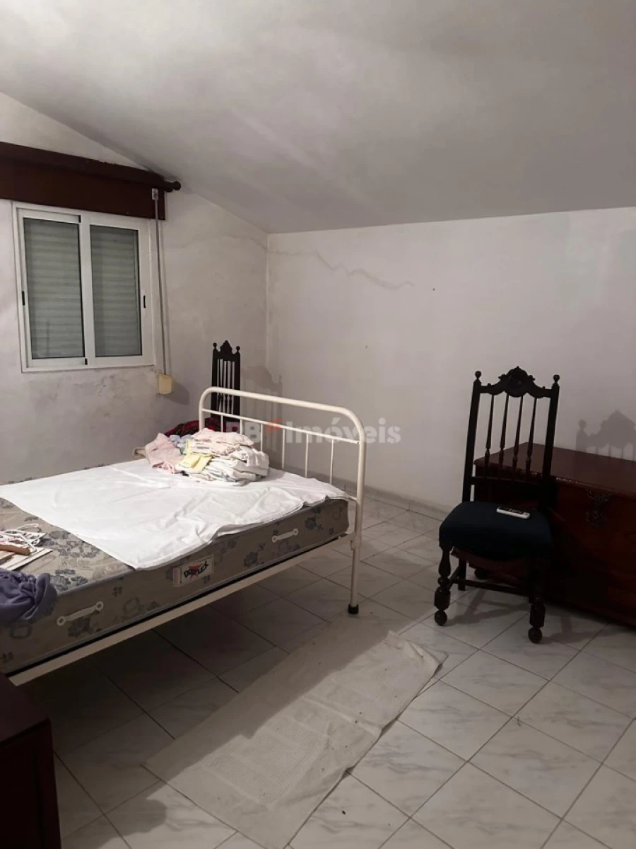 Moradia T4 para Venda em Tramagal Foto 9