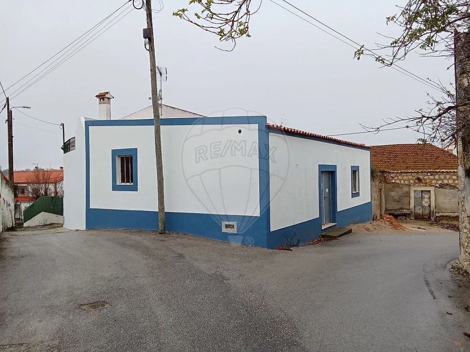 Moradia T2 para Venda em Romeira e Várzea Foto 3