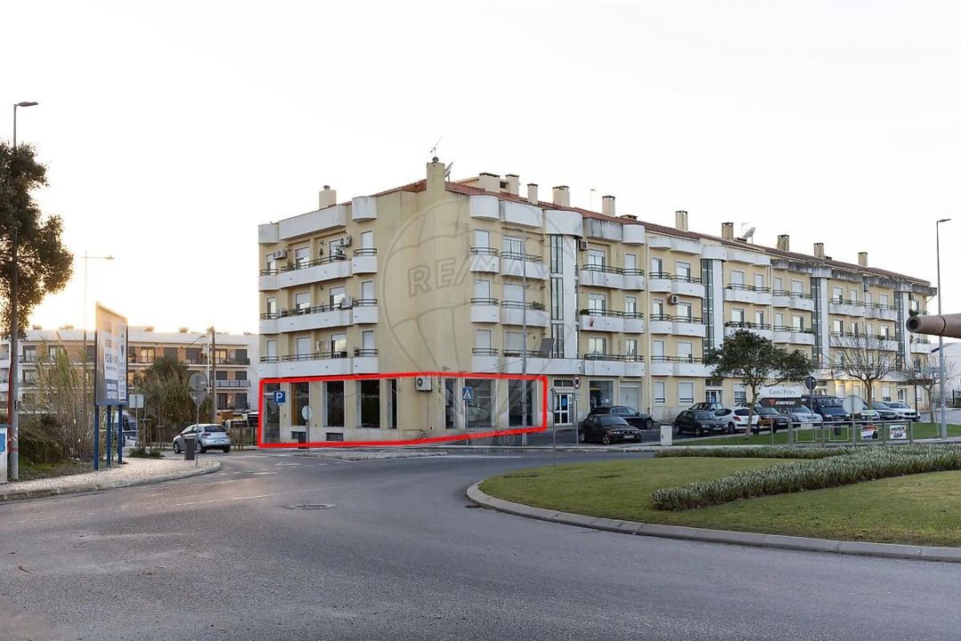 Loja para Arrendamento em Cartaxo e Vale da Pinta Foto 1