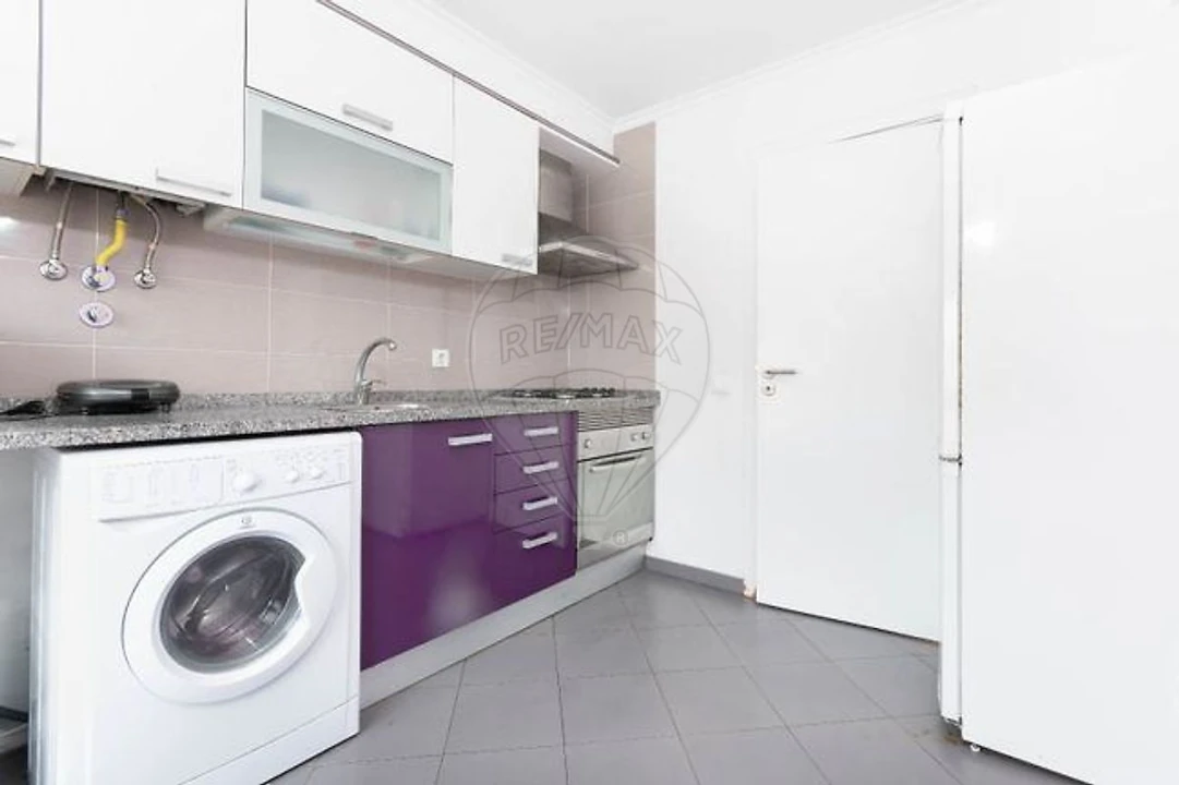 Apartamento T3 para Venda em Massamá e Monte Abraão Foto 13